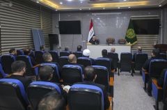 الأمين العام للعتبة العلوية المقدسة يعقد اجتماعاً مع رؤساء الأقسام حول التحضيرات الخاصة بزيارة أربعينية الإمام الحسين (عليه السلام)