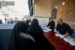 توزيع الآلاف من وجبات الطعام لأكثر من ٢٠٠ ألف زائر يومياَ...